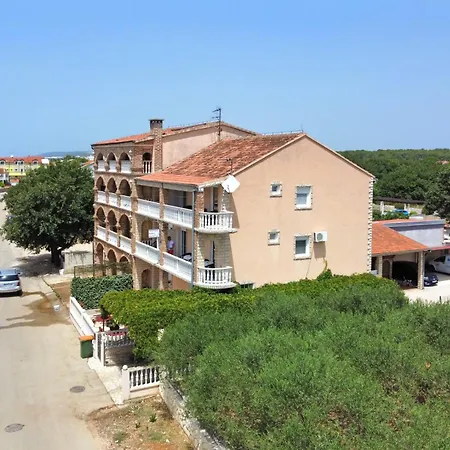 Triple 4305b Guest house 3*
